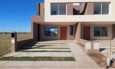 Duplex de 3 dormitorios en Nobu Town en Alquiler