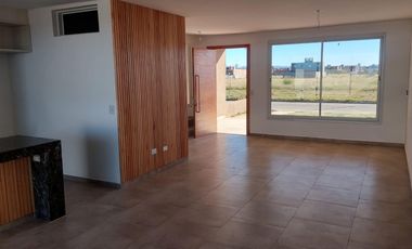 Duplex de 3 dormitorios en Nobu Town en Alquiler