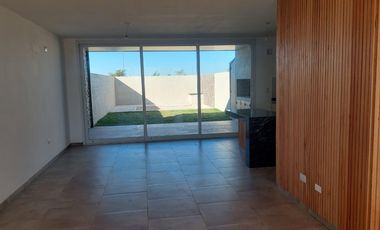 Duplex de 3 dormitorios en Nobu Town en Alquiler