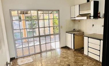 Casa en venta - 2 Dormitorios 1 Baño - Quilmes