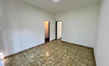 Casa en venta - 2 Dormitorios 1 Baño - Quilmes