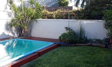 Casa en venta - 2 Dormitorios 1 Baño - Quilmes