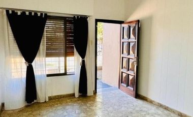 Casa en venta - 2 Dormitorios 1 Baño - Quilmes