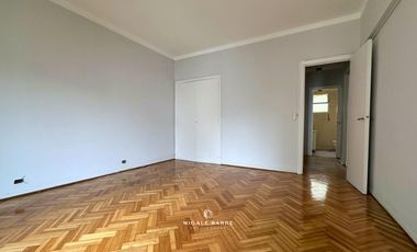 Alquiler Departamento 3 ambientes Recoleta - Contrafrente, con dependencia.