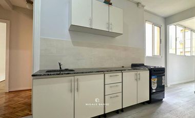 Alquiler Departamento 3 ambientes Recoleta - Contrafrente, con dependencia.