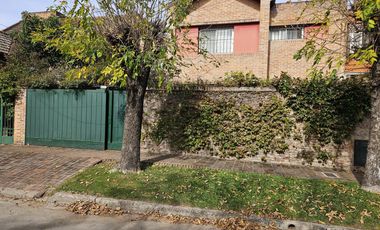 Venta, Casa 5 Ambientes, Pileta, Quincho, Cocheras, Playroom, San Isidro