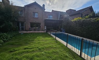 Venta, Casa 5 Ambientes, Pileta, Quincho, Cocheras, Playroom, San Isidro