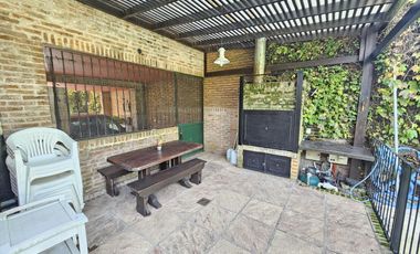 Venta, Casa 5 Ambientes, Pileta, Quincho, Cocheras, Playroom, San Isidro