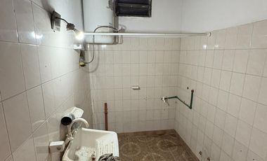 Casa 3 ambientes con parque y piscina