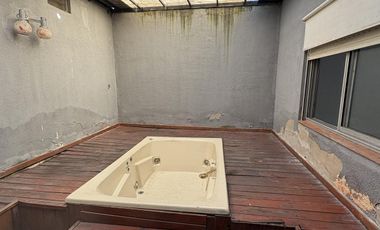 Casa 3 ambientes con parque y piscina