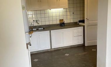Casa en  Alquiler - Hermosa propiedad con añosos árboles y amplio jardín