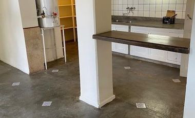 Casa en  Alquiler - Hermosa propiedad con añosos árboles y amplio jardín