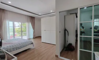 Spacious house​ with​ mountain​ view​ and​ lake​ view​