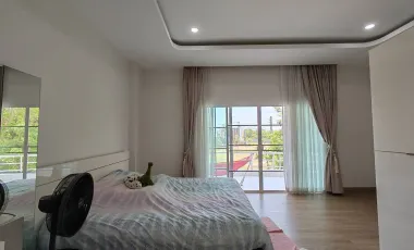 Spacious house​ with​ mountain​ view​ and​ lake​ view​