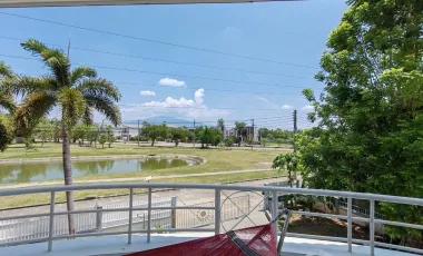 Spacious house​ with​ mountain​ view​ and​ lake​ view​