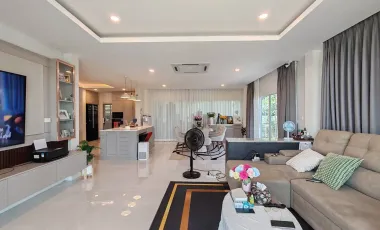 Spacious house​ with​ mountain​ view​ and​ lake​ view​