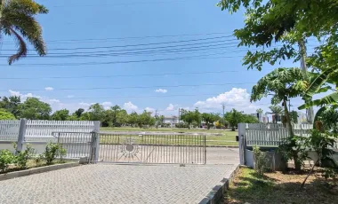Spacious house​ with​ mountain​ view​ and​ lake​ view​
