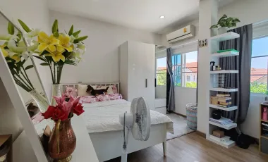 Spacious house​ with​ mountain​ view​ and​ lake​ view​