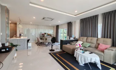 Spacious house​ with​ mountain​ view​ and​ lake​ view​