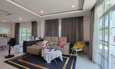 Spacious house​ with​ mountain​ view​ and​ lake​ view​
