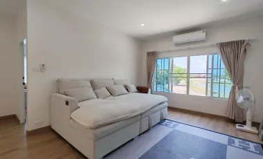 Spacious house​ with​ mountain​ view​ and​ lake​ view​