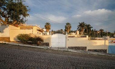 Casa en venta en Ajijic, en el Raquet Club de Chapala, Jalisco.