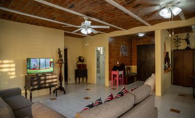 Casa en venta en Ajijic, en el Raquet Club de Chapala, Jalisco.