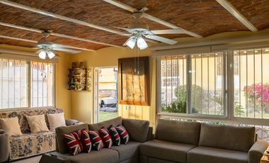 Casa en venta en Ajijic, en el Raquet Club de Chapala, Jalisco.