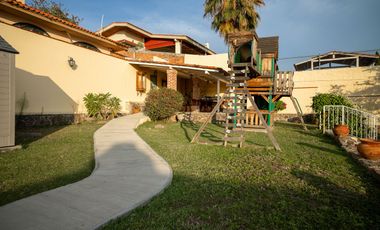 Casa en venta en Ajijic, en el Raquet Club de Chapala, Jalisco.