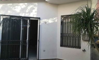 CASA SEMI AMUEBLADA EN RENTA EN PORTAL DE CUMBRES - MONTERREY