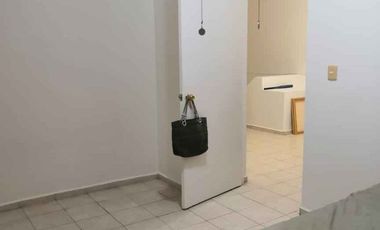 CASA SEMI AMUEBLADA EN RENTA EN PORTAL DE CUMBRES - MONTERREY