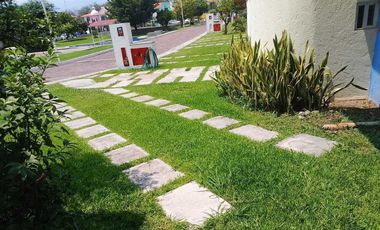 CASA EN CONDOMINIO CON ALBERCA Y ÁREAS VERDES