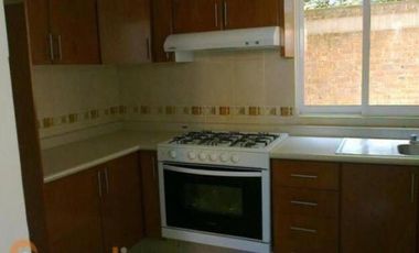 CASA EN CONDOMINIO CON ALBERCA Y ÁREAS VERDES