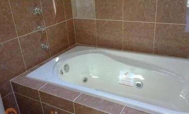 CASA EN CONDOMINIO CON ALBERCA Y ÁREAS VERDES