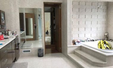 Casa en venta en Condominio en Bosques de las Lomas, CDMX