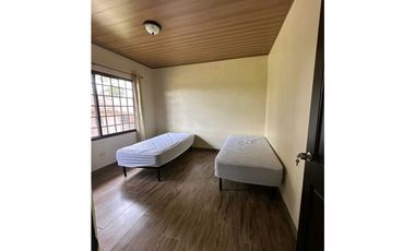 ALQUILO APARTAMENTOS ALTO.BOQUETE