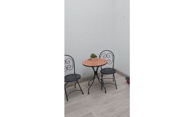 Departamento de 2 ambientes con patio propio.