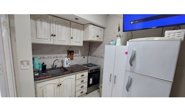 Departamento de 2 ambientes con patio propio.