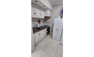 Departamento de 2 ambientes con patio propio.