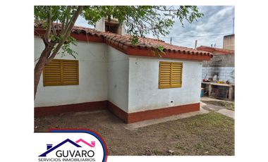 Casa 3 dor con cochera + dpto de 1 dorm con entrada independiente