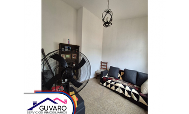 Casa 3 dor con cochera + dpto de 1 dorm con entrada independiente