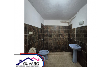 Casa 3 dor con cochera + dpto de 1 dorm con entrada independiente