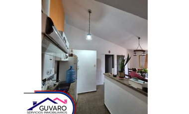 Casa 3 dor con cochera + dpto de 1 dorm con entrada independiente