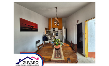 Casa 3 dor con cochera + dpto de 1 dorm con entrada independiente