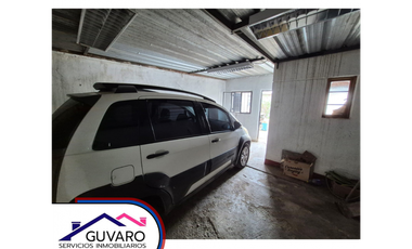 Casa 3 dor con cochera + dpto de 1 dorm con entrada independiente