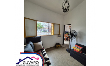 Casa 3 dor con cochera + dpto de 1 dorm con entrada independiente