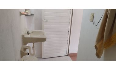 LOCAL SEMI AMUEBLADO CON EXCELENTE UBICACION EN FRACC. LAS PALMAS