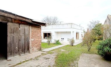 Galpón con local y vivienda. Venta en Block. Balcarce.