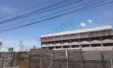 Terreno en esquina sobre crucero de Acatlán avenida principal en Tulancingo.