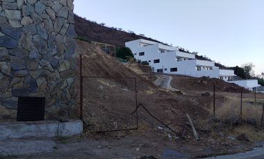 TERRENO  DE 978 M2 SE VENDE, EN LOMAS DE LO AGUIRRE